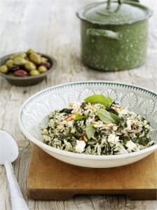 Insalata di riso integrale con verdure fresche